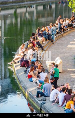 Francia, Parigi, il Canal Saint Martin Foto Stock