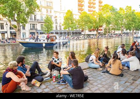 Francia, Parigi, il Canal Saint Martin Foto Stock