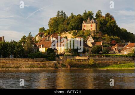 Francia, Dordogne, Limeuil, alla confluenza della Dordogna e Vezere fiumi Foto Stock