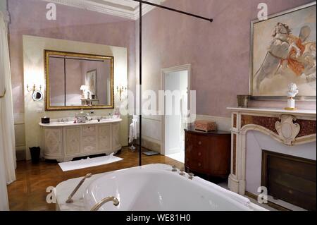 L'Italia, Toscana, Firenze, elencato come patrimonio mondiale dall'UNESCO, il Palazzo Della Gherardesca, 5 stelle Palace Four Seasons Hotel Firenze, bagno di una suite Foto Stock