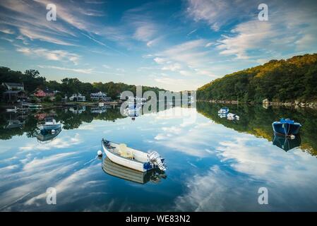 Stati Uniti, New England, Massachusetts, Cape Ann, Gloucester, Annisquam, aragosta Cove, riflessioni Foto Stock