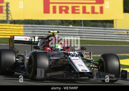 Spa Francorchamps, Belgio. Il 30 agosto, 2019. La Sauber Driver Antonio Giovinazzi (ITA) in azione durante la prima sessione di prove libere della Formula Uno Gran Premio del Belgio presso il circuito di Spa Francorchamps - Belgio Credito: Pierre Stevenin/ZUMA filo/Alamy Live News Foto Stock