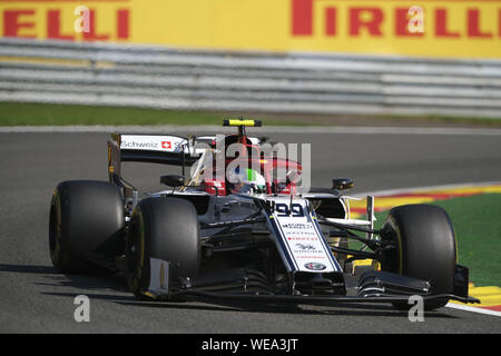 Spa Francorchamps, Belgio. Il 30 agosto, 2019. La Sauber Driver Antonio Giovinazzi (ITA) in azione durante la prima sessione di prove libere della Formula Uno Gran Premio del Belgio presso il circuito di Spa Francorchamps - Belgio Credito: Pierre Stevenin/ZUMA filo/Alamy Live News Foto Stock