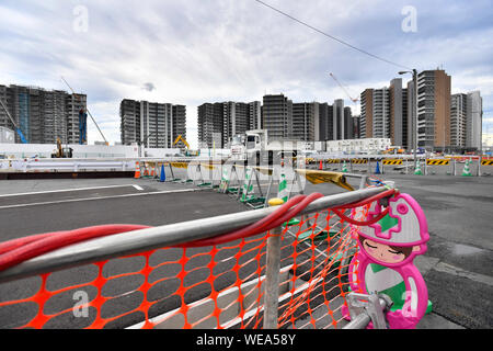 Tokyo, Giappone. Il 30 agosto, 2019. Villaggio Olimpico per il 2020 Olimpiadi di estate a Tokyo in Giappone, è visto in costruzione il 30 agosto 2019. Credito: Vit Simanek/CTK foto/Alamy Live News Foto Stock