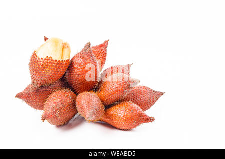 Salak Palm , rinunciare o frutto di serpente isolato su sfondo bianco. Foto Stock