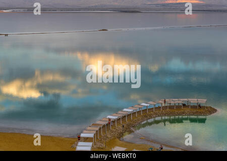 Servizi di spiaggia presso il Mar Morto, Israele Foto Stock