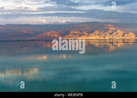 Una vista pittoresca sul Mar Morto, Israele Foto Stock