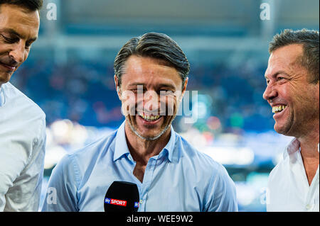 24 augustus 2019 Gelsenkirchen, Germania Soccer Schalke 04 v Bayern Munchen 24-08-2019: Voetbal: Schalke 04 v Bayer Munchen: Gelsenkirchen L-R FC Bayern Munchen Coach Niko Kovac Foto Stock