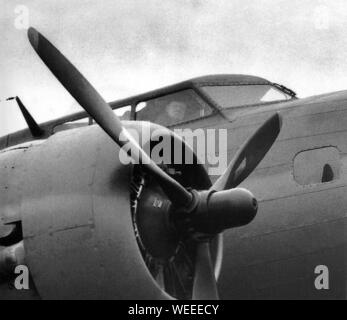 Winston Churchill ai comandi di un B17 Flying Fortress pesante bombardiere. Giugno 1941 Foto Stock