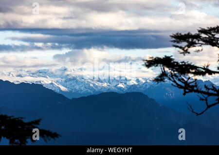 Le montagne in Bhutan visto da Dochu La Foto Stock