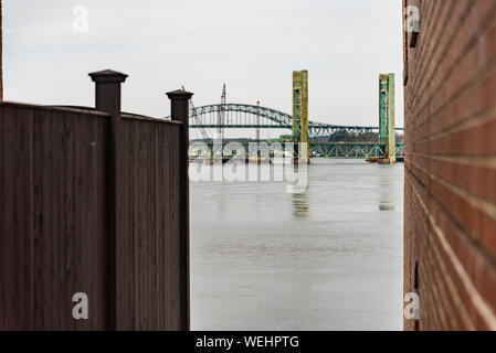 Il Memorial Bridge tra Portsmouth, New Hampshire, STATI UNITI D'AMERICA Foto Stock