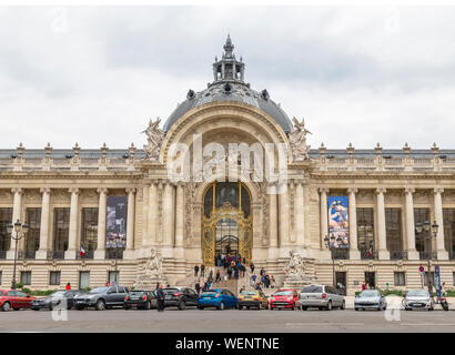 Parigi, Francia - 15 Maggio 2016: Il Petit Palais (piccolo palazzo) è un museo di arte nell'ottavo arrondissement di Parigi, Francia