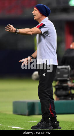 Bologna, Italia, 30 Ago 2019, SNISA MHAJLOVIC, ALLENATORE DI BOLOGNA, i gesti dai margini. Durante Bologna Vs Spal - Calcio italiano di Serie A uomini campionato - Credito: LPS/Franco Debernardi/Alamy Live News Foto Stock