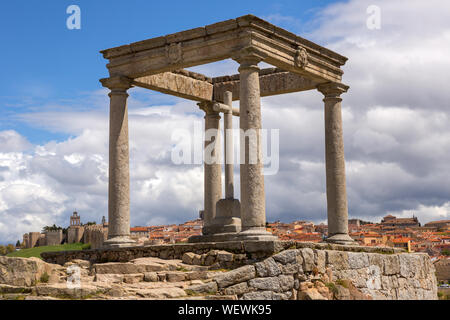 Avila de los Caballeros. I quattro post, Los cuatro postes. Monumento cristiana nella città di Ávila, Castiglia e Leon, Spagna Foto Stock