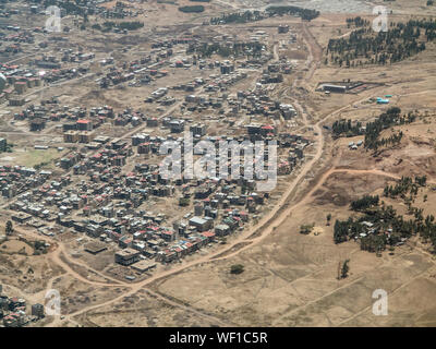 Vista aerea di basso costo alloggi urbani in Africa Foto Stock