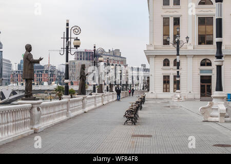 Skopje, Macedonia nord - Dicembre 2018: Vista di Dimitar Valhov a piedi. Foto Stock