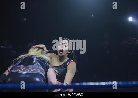Il Cile wrestling CNL Alexandra Luchadora Chilena. Primo campione nazionale di CNL. LWA coppie campione. FNX Giovane Campione. CLL coppie campione. Il guerriero della dea. Mostra il suo indietro Roma lottatore professionista. La figura pubblica della televisione cilena. Campione nazionale di CNL squadre. "La regina di furto' Foto Stock
