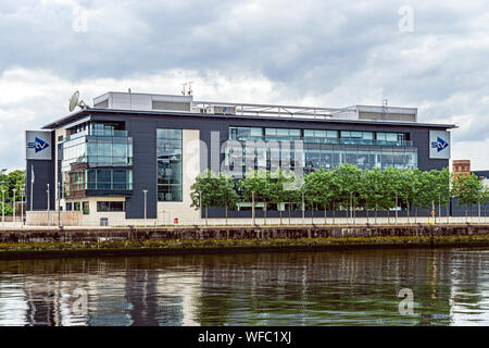 La società televisiva STV Group plc sede presso Pacific Quay dal fiume Clyde in Glasgow Scotland Regno Unito Foto Stock