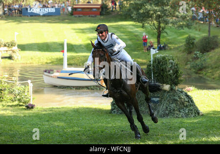 Luhmuhlen, Germania. 31 Agosto, 2019. Il 31 agosto 2019, Bassa Sassonia, Luhmühlen: sport equestri, eventing, campionato europeo: il tedesco eventing rider Jörg Kurbel su Josera's vi intratterranno giostre nel cross-country la concorrenza. Foto: Friso Gentsch dpa/credito: dpa picture alliance/Alamy Live News Foto Stock