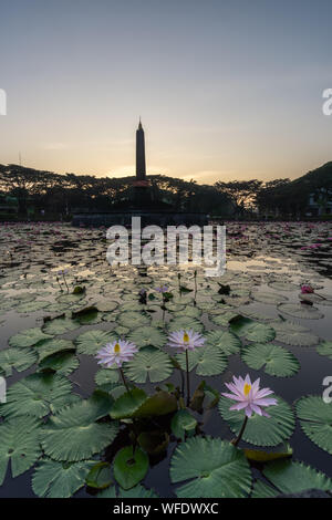 Monumen Tugu Balai Kota Alun Alun Malang situato nel centro della città Malang East Java Indonesia Foto Stock