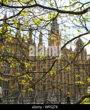 Londra, Gran Bretagna - 22 Maggio 2016: bella vista del Palazzo di Westminster, la Casa del Parlamento, il parlamento del Regno Unito Foto Stock
