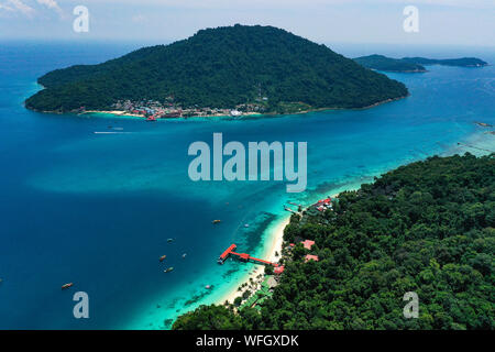 Vista aerea di Pulau Perhentian Besar e Pulau Perhentian Kecil islands, Tenrengganu, Malaysia Foto Stock