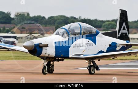 Hellenic Air Force Beechcraft T-6un texano II Demo team al 2019 Royal International Air Tattoo Foto Stock