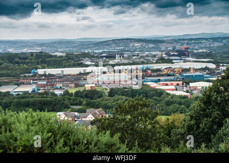 Rotherham in alto vista verso Sheffield e Derbyshire hills Foto Stock