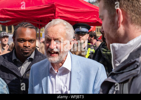 Glasgow, Scotland, Regno Unito. Il 31 agosto, 2019. Leader del Partito laburista Jeremy Corbyn MP assiste il rally svoltasi a George Square contro Boris Johnson proroga del Parlamento. Credito: Berretto Alamy/Live News Foto Stock