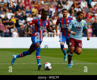 Londra, Regno Unito. Agosto 10 Crystal Palace di Wilfried Zaha durante la Premier League inglese tra Crystal Palace e Everton a Selhurst Park Stadium di Londra, Inghilterra il 10 agosto 2019 Credit: Azione Foto Sport/Alamy Live News Foto Stock