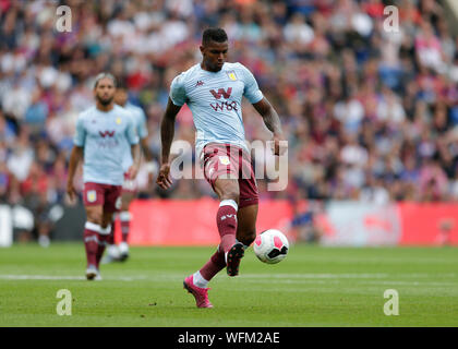 Il 31 agosto 2019; Selhurst Park, Londra, Inghilterra; English Premier League Football, Crystal Palace contro Aston Villa; Wesley di Aston Villa - rigorosamente solo uso editoriale. Nessun uso non autorizzato di audio, video, dati, calendari, club/campionato loghi o 'live' servizi. Online in corrispondenza uso limitato a 120 immagini, nessun video emulazione. Nessun uso in scommesse, giochi o un singolo giocatore/club/league pubblicazioni Foto Stock