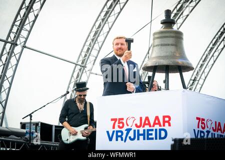 Terneuzen, Paesi Bassi. 31 Agosto, 2019. Re Willem-Alexander dei Paesi Bassi all'Vrijheidsplein a Terneuzen, il 31 agosto 2019, inizia la celebrazione di inizio 75 anni di libertà nei Paesi Bassi, incontro dei veterani e viene prestata particolare attenzione alla liberazione dei Paesi Bassi meridionali e la battaglia del ScheldeCredit: Albert Ph van der Werf/Paesi Bassi OUT/point de vue OUT |/dpa/Alamy Live News Foto Stock