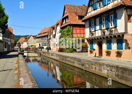 Francia, Bas Rhin, Outre Foret (Nord Alsazia), Wissembourg, in un quartiere di Bruch, rive del fiume Lauter Foto Stock