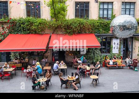 La Georgia, Tbilisi, Chugureti district, La Fabrika è un alternativa multifunzionale centro culturale ospitato in un ex sovietica fabbrica di cucitura Foto Stock