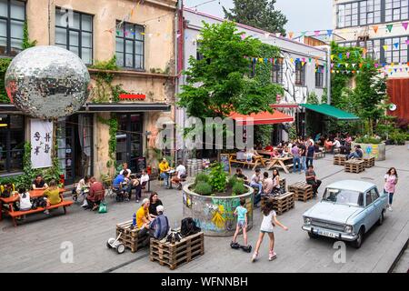 La Georgia, Tbilisi, Chugureti district, La Fabrika è un alternativa multifunzionale centro culturale ospitato in un ex sovietica fabbrica di cucitura Foto Stock