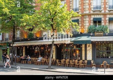 Francia, Parigi, quindicesimo arrondissement, intersezione di Rue de Vaugirard e Rue de la Convention Foto Stock