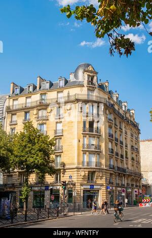 Francia, Parigi, quindicesimo arrondissement, intersezione di Rue de Vaugirard e Rue de la Convention Foto Stock