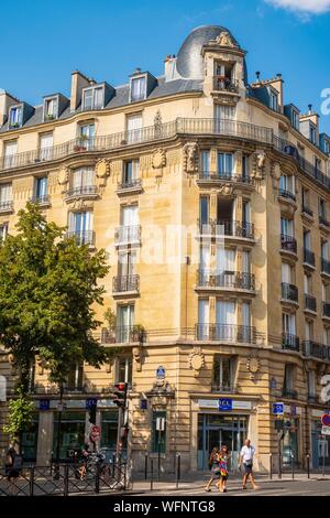 Francia, Parigi, quindicesimo arrondissement, intersezione di Rue de Vaugirard e Rue de la Convention Foto Stock