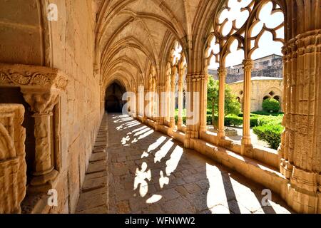 In Spagna, in Catalogna, provincia di Tarragona, Alt Camp comarca, La Ruta del Cister, Aiguamurcia, monastero di Santes Creus, il chiostro Foto Stock