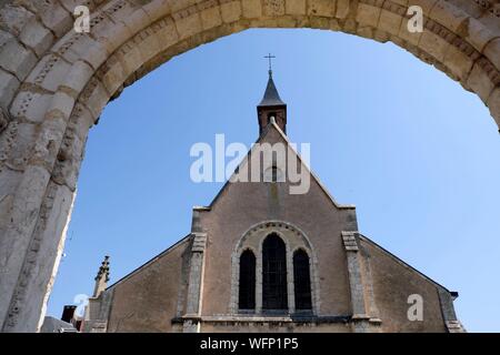 Francia, Eure et Loir, Chartres, Rue Collin d Harleville, il vecchio Sainte Foy chiesa, abside datata XV secolo, gate datato XII centur Foto Stock