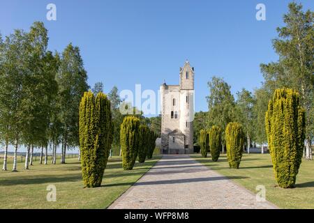 Francia, Somme, campi di battaglia della Somme, Thiepval, Ulster Tower, replica di una torre vicino a Belfast in Irlanda del Nord, memoriale della trentaseiesima divisione britannica di Ulster durante la Prima Guerra Mondiale Foto Stock