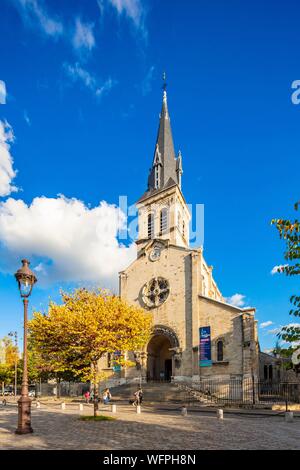 Francia, Parigi, tredicesimo arrondissement, Place Jeanne d'Arc, chiesa parrocchiale Notre Dame de la Gare Foto Stock