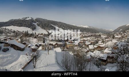 Francia, Haute Savoie, Massif du Chablais le porte del sole Morzine vista generale e il panorama Pleney Foto Stock