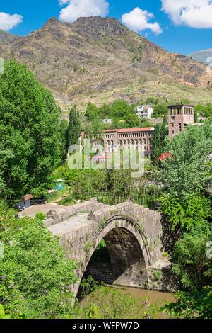 Armenia, regione di Lorri, Debed valley, Alaverdi, Sanahin bridge, xii secolo ponte medievale sul fiume Debed Foto Stock