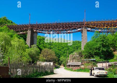 Armenia, regione di Lorri, Debed valley, ponte ferroviario olny costruito con i rivetti Foto Stock