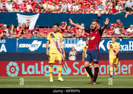 Roberto Torres (centrocampista; CA Osasuna) in azione durante la spagnola La Liga Santander, match tra CA Osasuna e FC Barcellona alla Sadar stadium.(punteggio finale: CA Osasuna 2 - 2 FC Barcelona) Foto Stock