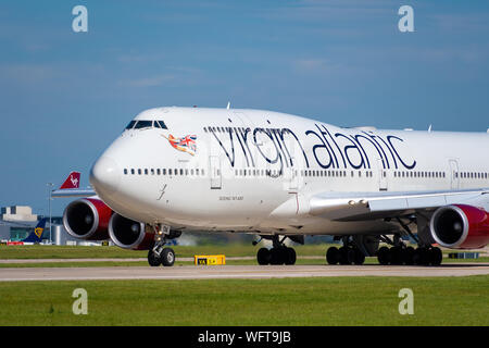MANCHESTER, Regno Unito - 24 agosto 2019: vista anteriore di un Virgin Atlantic Boeing 747 Foto Stock