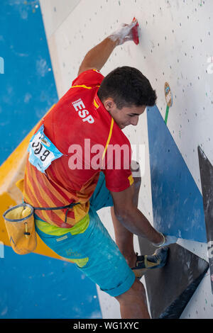 Alberto Gines Lopez di Spagna durante l'IFSC Climbing Gioventù Campionati del Mondo Arco 2019 Boulder Semi Finali i giovani uomini a iconico Rockmaster Climbing Stadium di Arco, Italia, Agosto 30, 2019. Credito: Enrico Calderoni AFLO/sport/Alamy Live News Foto Stock