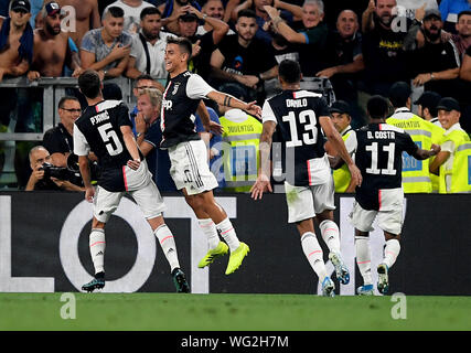 Torino, Italia. 31 Agosto, 2019. La Juve i giocatori di celebrare il loro quarto obiettivo durante la serie di una partita di calcio tra la Juve e Napoli a Torino, Italia, 31 Agosto, 2019. Credito: Alberto Lingria/Xinhua Foto Stock