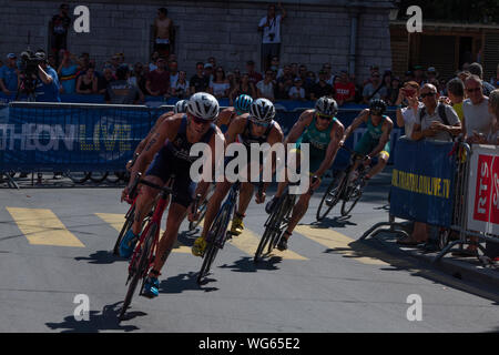 Losanna, Svizzera. 31 Agosto, 2019. Losanna, Svizzera - 2019/08/29: atleta eseguire durante la mens Elite sprint a Lausanne Grand Final ITU Triathlon World Championships (foto di Eric Dubost/Pacific Stampa) Credito: Pacific Press Agency/Alamy Live News Foto Stock